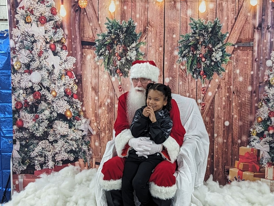 Deputy Santa event provides holiday cheer for county children