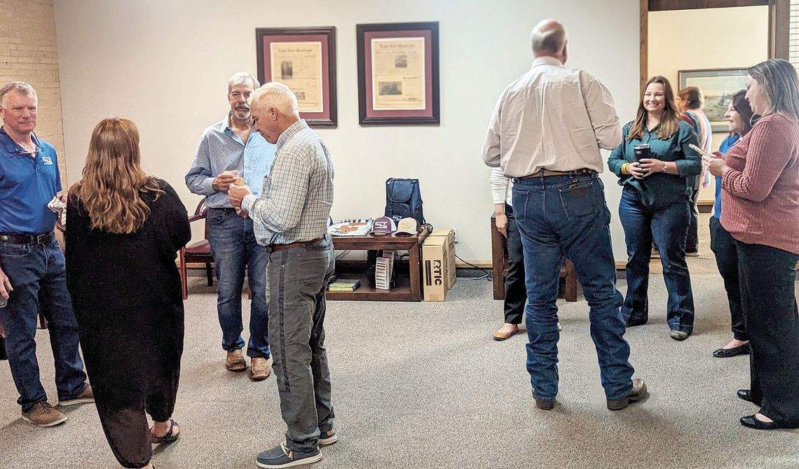 EAGLE LAKE CHAMBER HOLDS MIXER