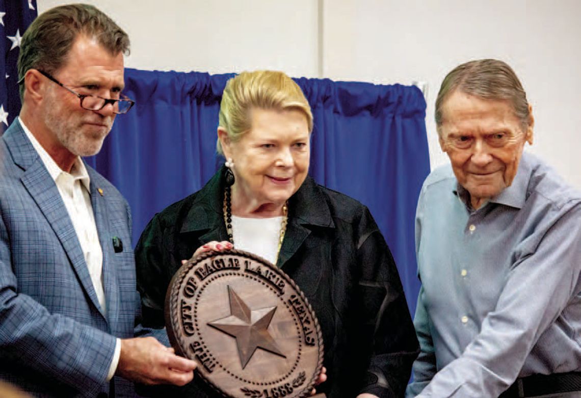 Eagle Lake to receive a third stoplight to reduce traffic