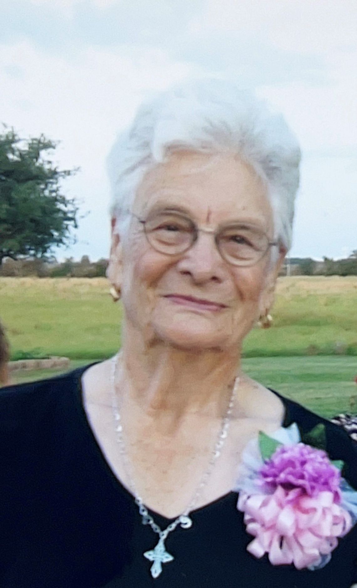 GLADYS (HALFMANN) STOLLE