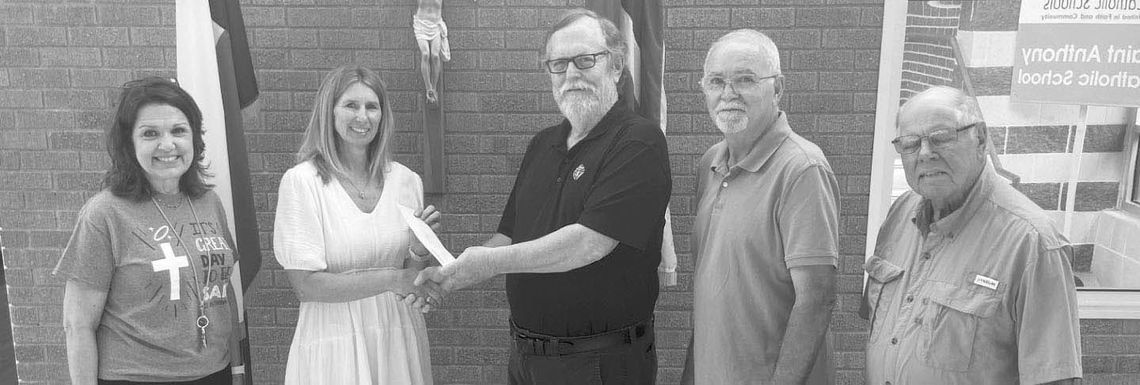 Knights of Columbus deliver scholarships, donations