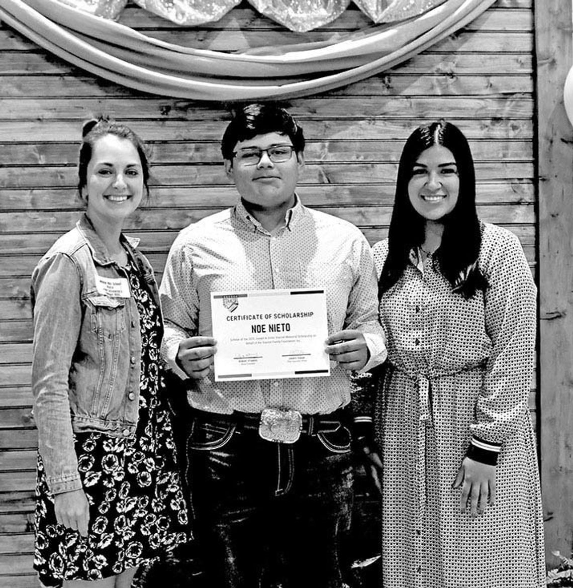 The Stanzel Family Foundation, Inc. awards 2 scholarships to Weimar High School