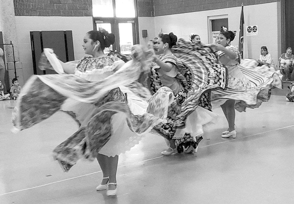 TRADITIONAL MEXICAN DANCES AT EAGLE LAKE PRIMARY