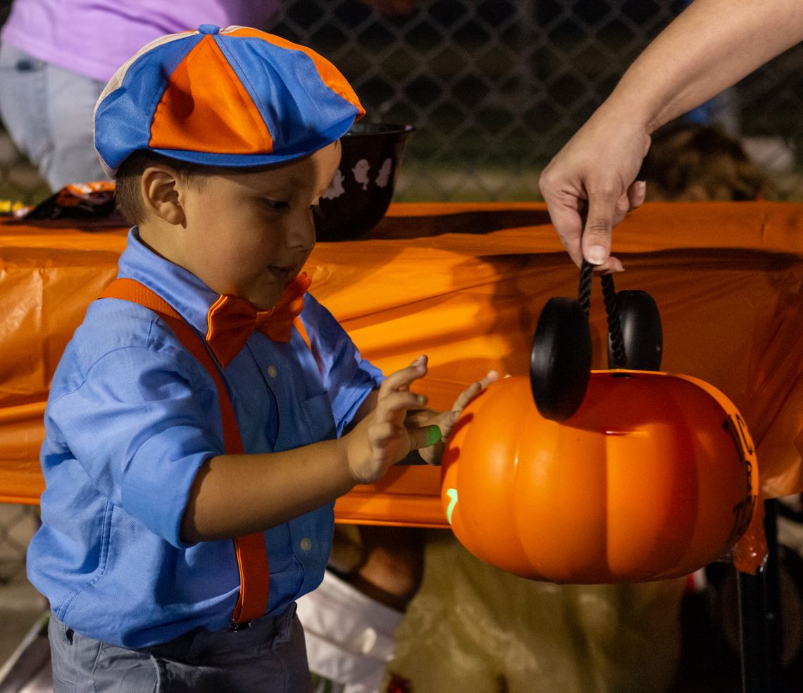 Trick or Treat Around the Track (Photo Gallery)