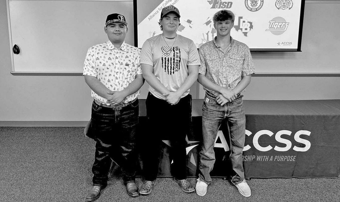 TRIO COMPLETE SUMMER INTERNSHIPS