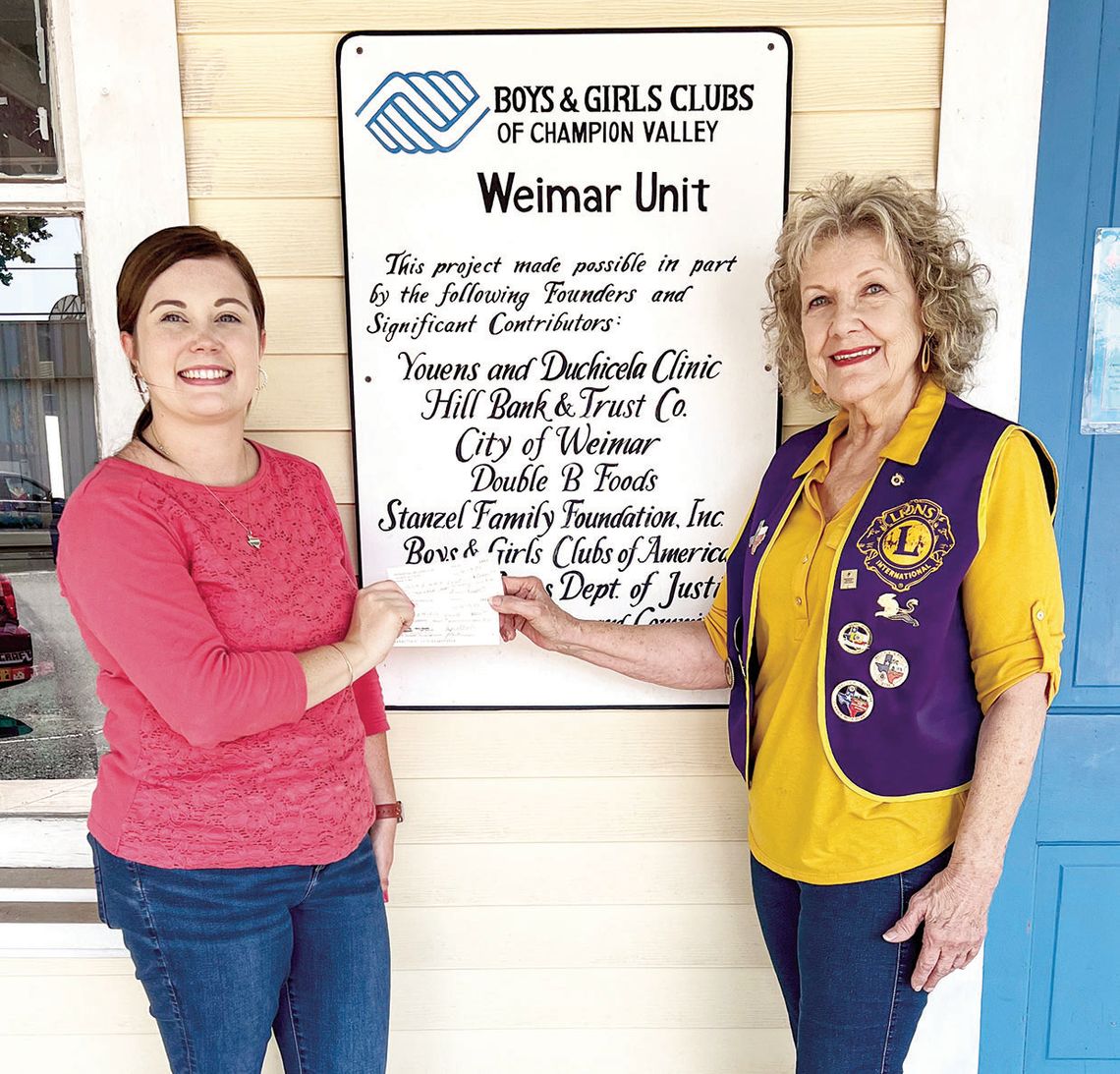 WEIMAR ENCORE LIONS DONATE TO BOYS AND GIRLS CLUB