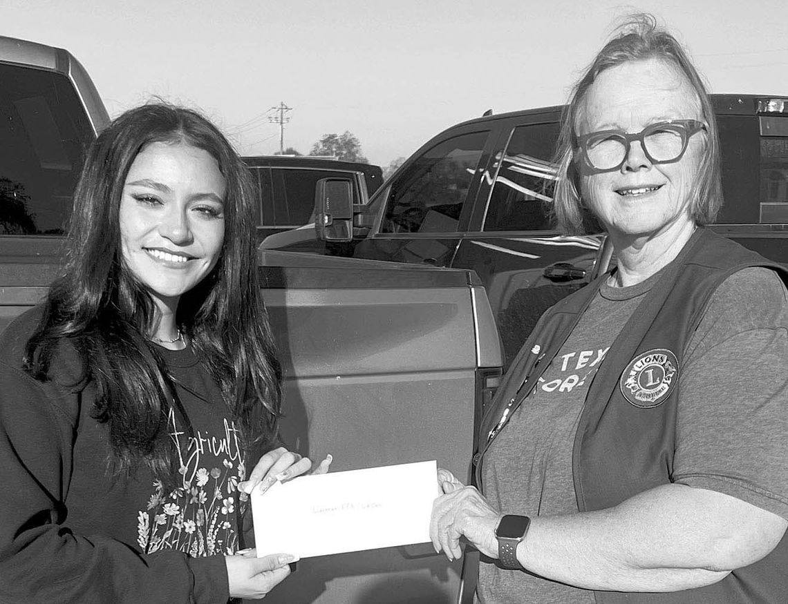 WEIMAR ENCORE LIONS DONATE TO FFA