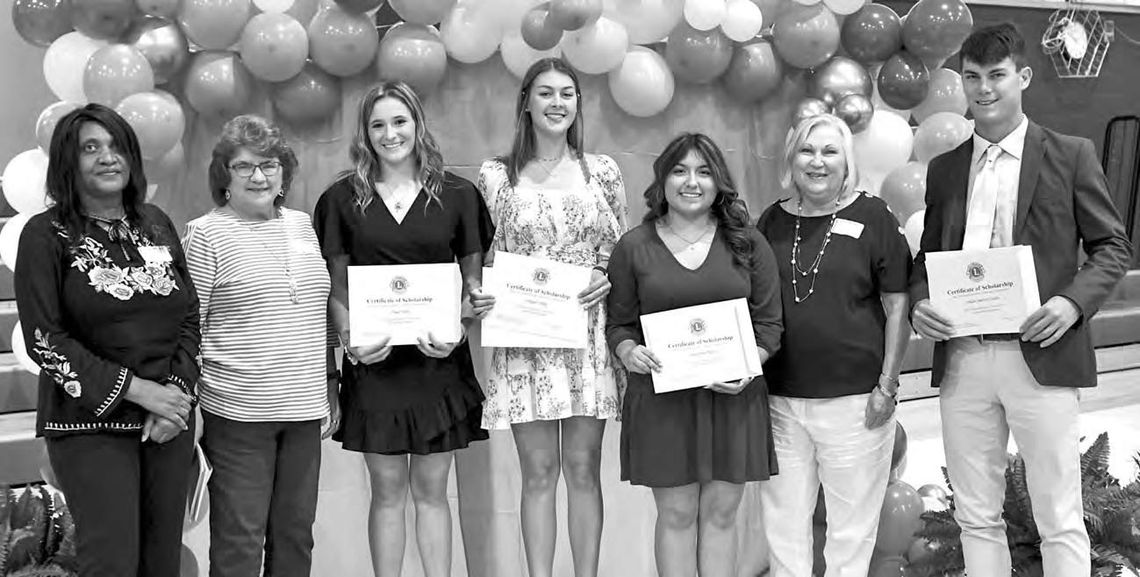 WEIMAR ENCORE LIONS PRESENT SCHOLARSHIPS