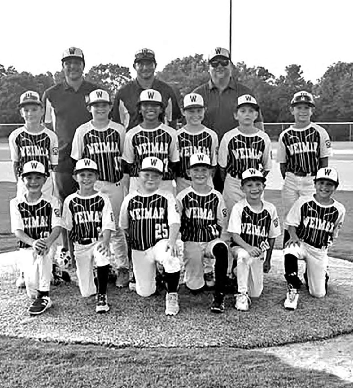 Weimar Minor baseball team spilt games
