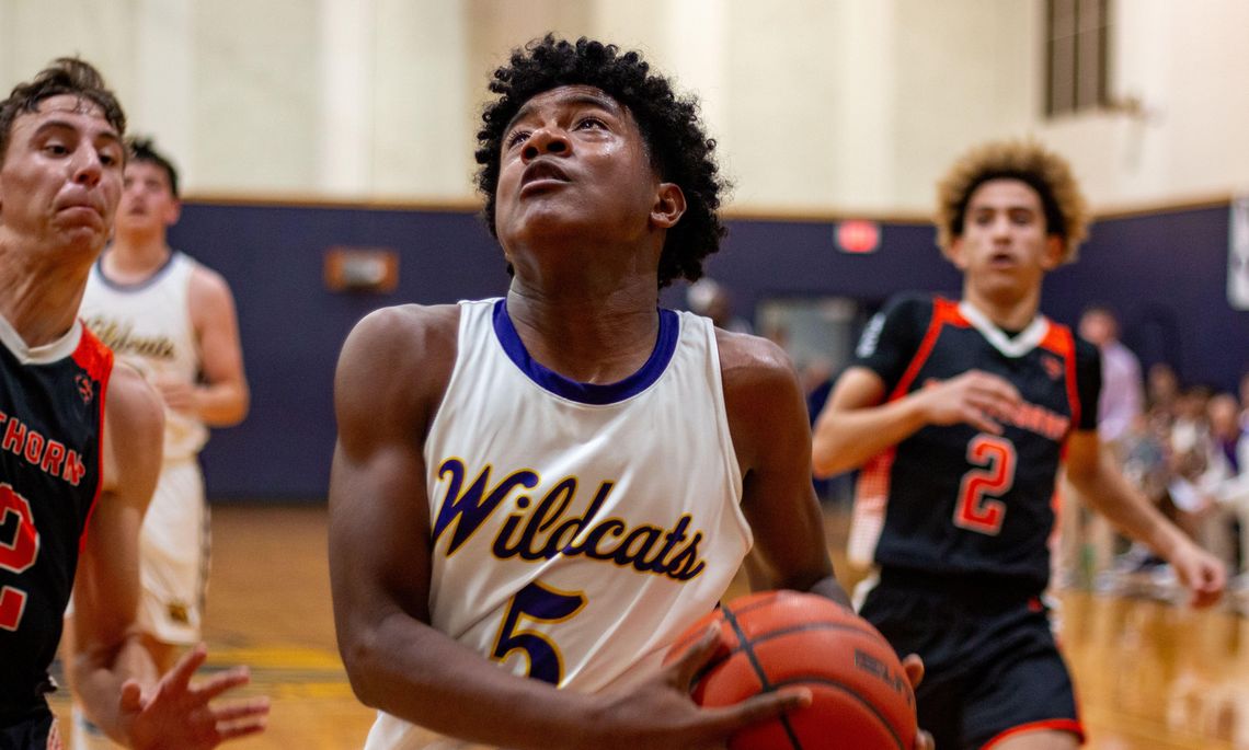 Wildcats beat Flatonia 67-38