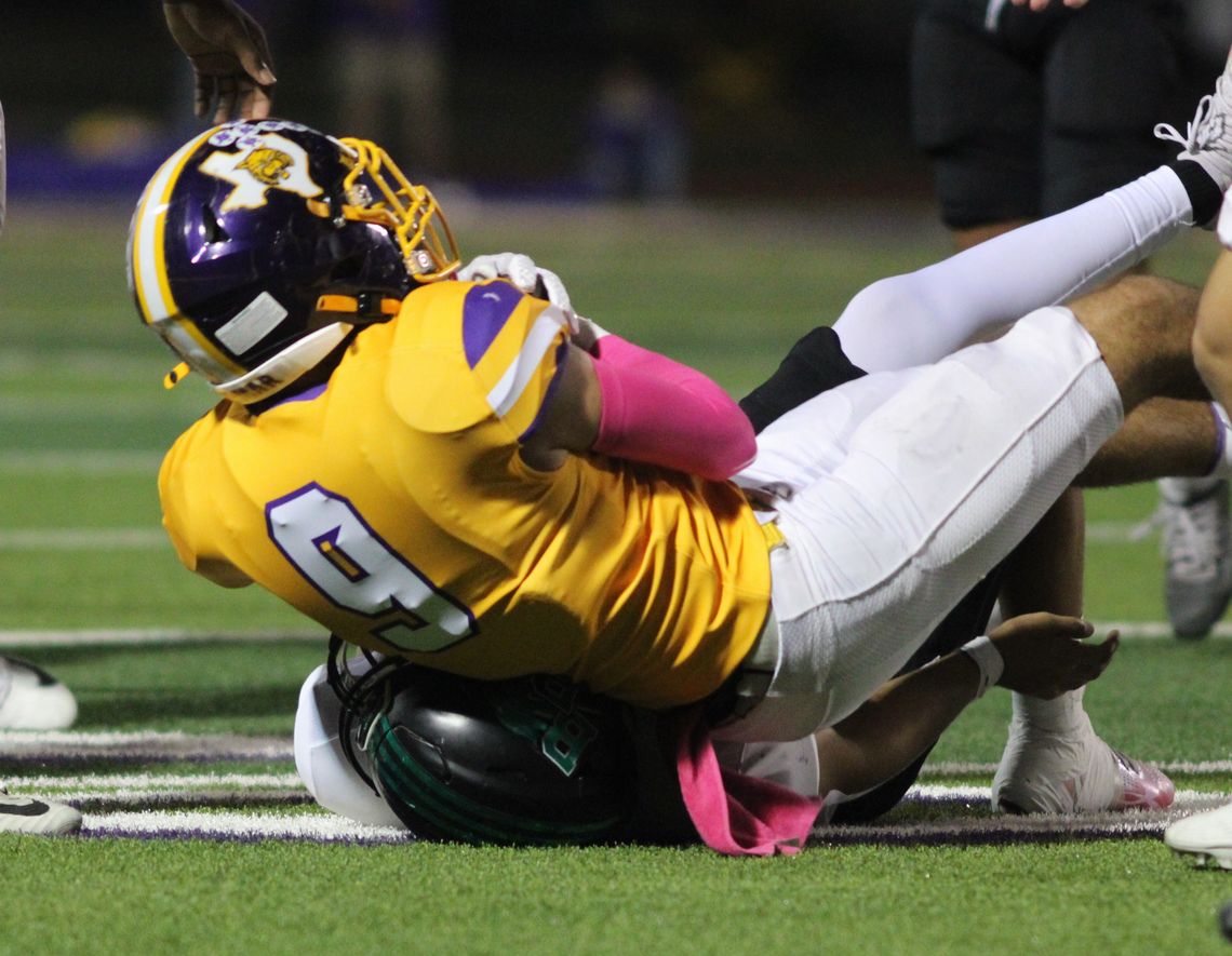 Wildcats blowout Bloomington on homecoming night Wildcats blowout Bloomington on homecoming night