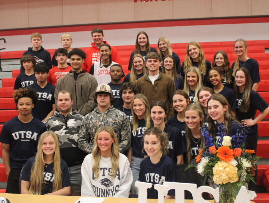 All-time kill leader for CHS volleyball Ally Tribe signed her letter of commitment to UTSA on Dec. 6. Above: Many CHS students were in attendance for Tribe’s collegiate commitment signing. Citizen | Trent Whiting