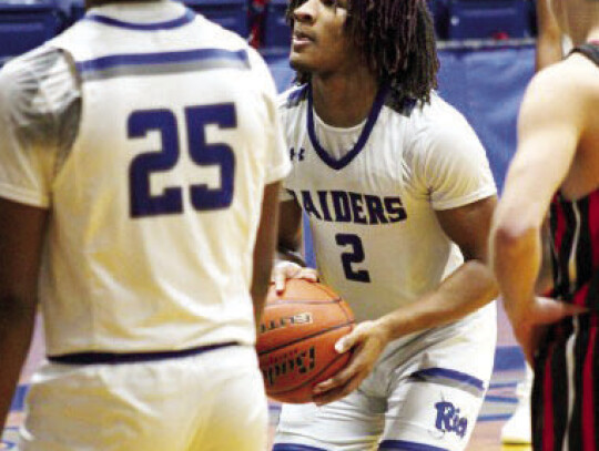 Dyren Johnson shooting and making both of his free throws.