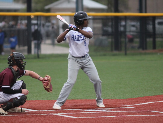 Deneriyan Fuller waiting for the right pitch. Citizen | Evan Hale