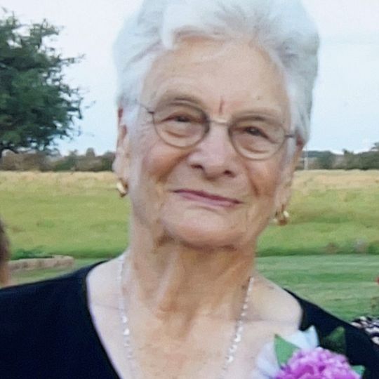 GLADYS (HALFMANN) STOLLE